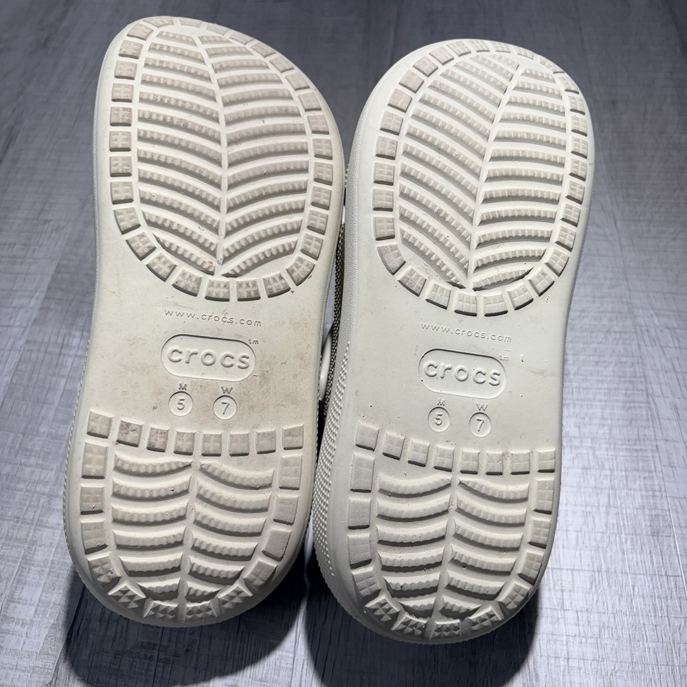 Crocs Classic Mega Crush Clog Unisex Sandal Thick Soled Sandals M5 W7 - Picture 7 of 10